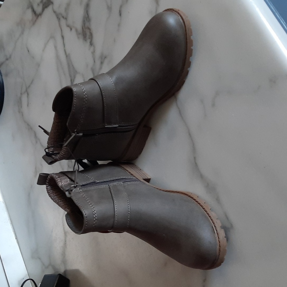 Kids ankle boots